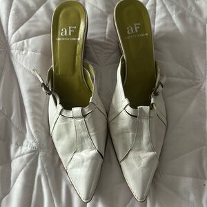 Alberto Fernani white wedge slip on leather
Size 8